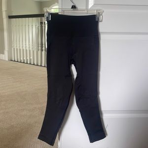Women’s lululemon leggings// stretchy